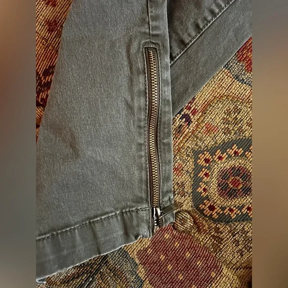 Ivanka Trump Green Pants - Picture 3 of 4